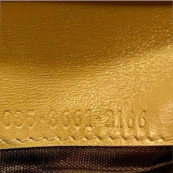 ♦️HTF♦️GUCCI SNAKESKIN COMPACT WALLET WITH HOOK - Picture 13 of 15